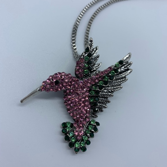 Jewelry - New purple rhinestone hummingbird brooch necklace